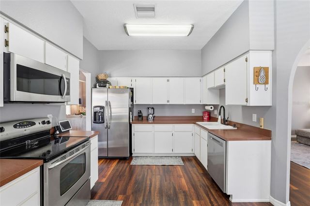 11235 CLAYRIDGE DRIVE, Tampa, FL 33635