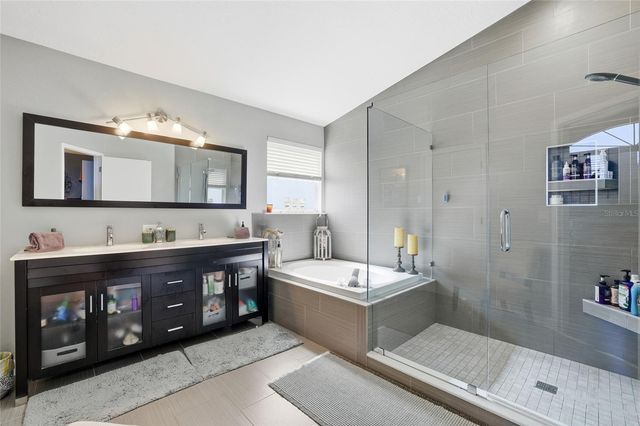 11235 CLAYRIDGE DRIVE, Tampa, FL 33635