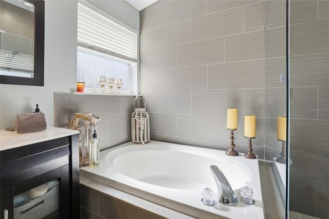 11235 CLAYRIDGE DRIVE, Tampa, FL 33635