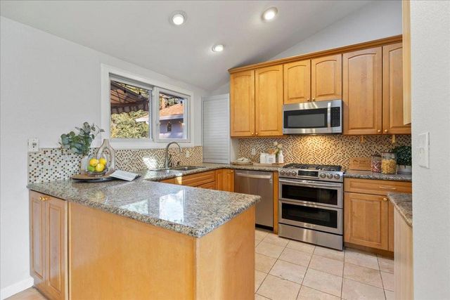 18255 McCoy Avenue, Saratoga, CA 95070