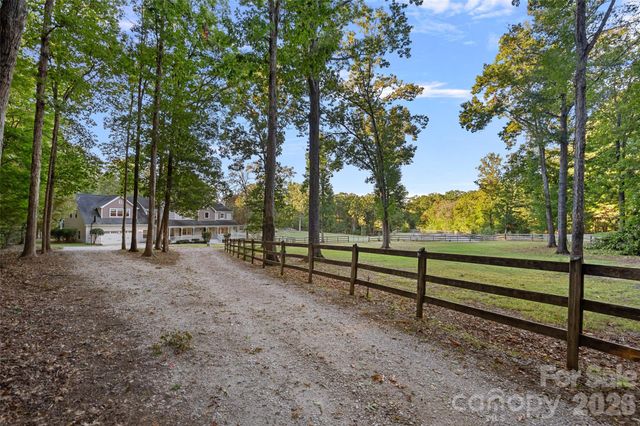 8609 Laurelwood Lane 20 Providence Rd Est OPCA, Waxhaw, NC 28173