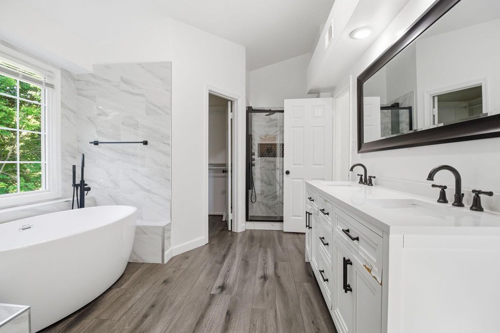 Image 23 of property listing at 124 ENGLEFIELD DR, Gaithersburg, MD 20878