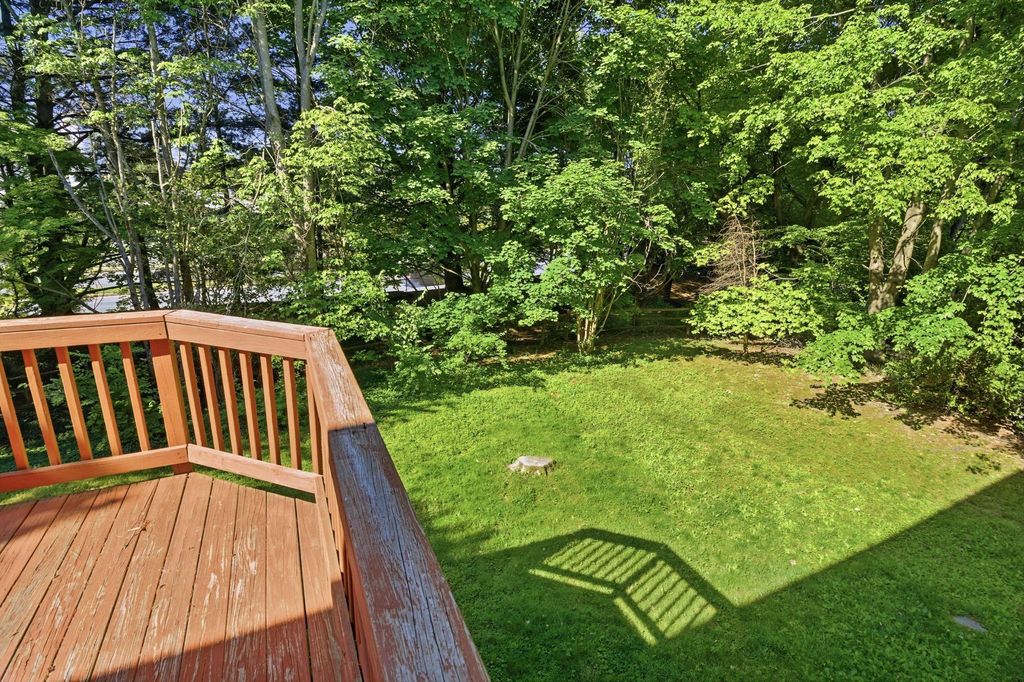 Image 39 of property listing at 124 ENGLEFIELD DR, Gaithersburg, MD 20878