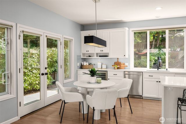 17033 NE 108th Way, Redmond, WA 98052