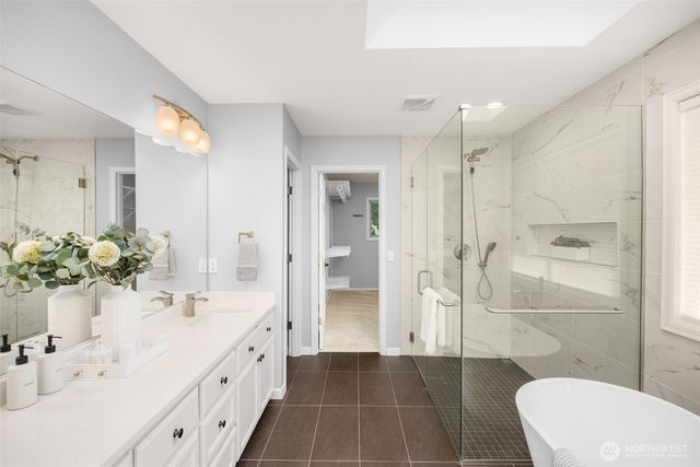 17033 NE 108th Way, Redmond, WA 98052