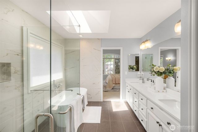 17033 NE 108th Way, Redmond, WA 98052