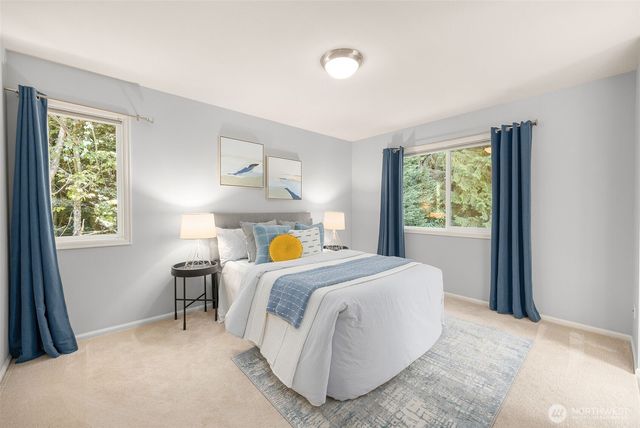 17033 NE 108th Way, Redmond, WA 98052