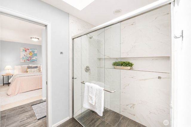 17033 NE 108th Way, Redmond, WA 98052