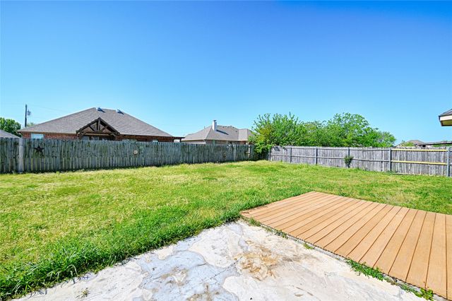307 W Alene Drive, Mabank, TX 75147