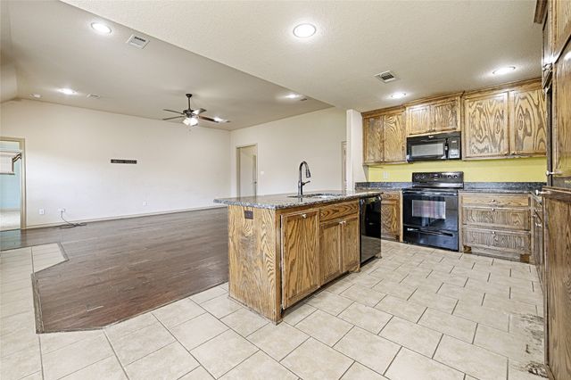 307 W Alene Drive, Mabank, TX 75147