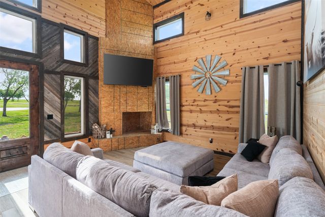 645 County Road 4875, Celeste, TX 75423