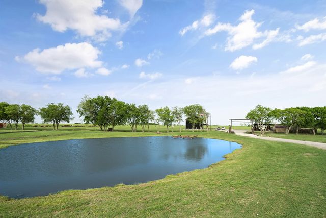 645 County Road 4875, Celeste, TX 75423
