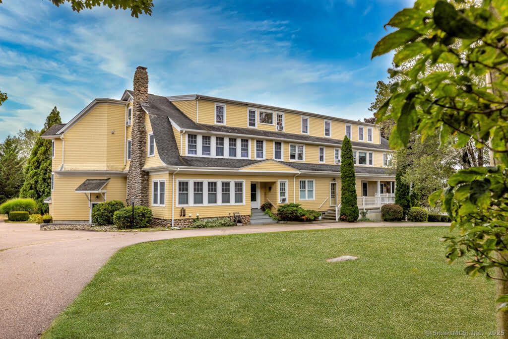 38 Lords Hill Road 8, Stonington, CT 06378