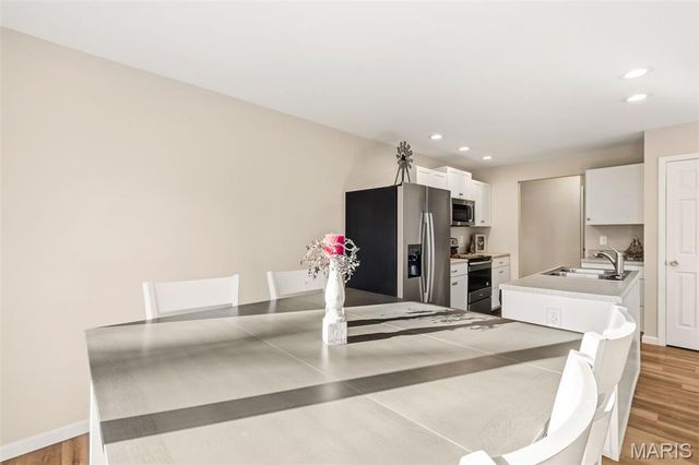 30 Round Table Court, Winfield, MO 63389
