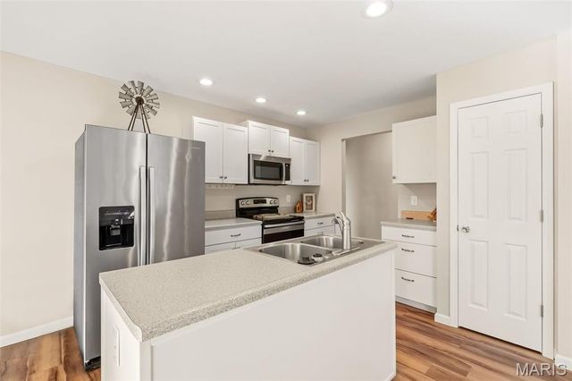 30 Round Table Court, Winfield, MO 63389