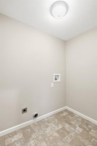 30 Round Table Court, Winfield, MO 63389