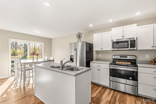 30 Round Table Court, Winfield, MO 63389