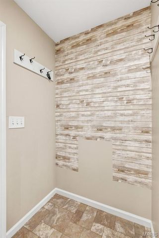 30 Round Table Court, Winfield, MO 63389