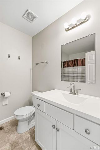 30 Round Table Court, Winfield, MO 63389