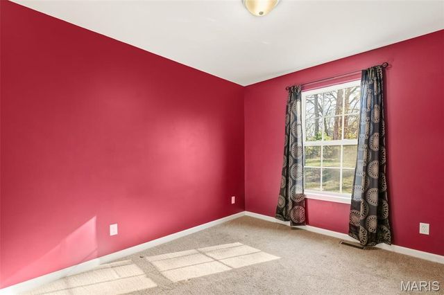 30 Round Table Court, Winfield, MO 63389