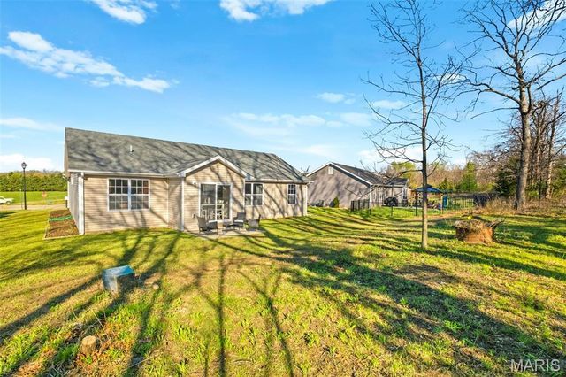 30 Round Table Court, Winfield, MO 63389