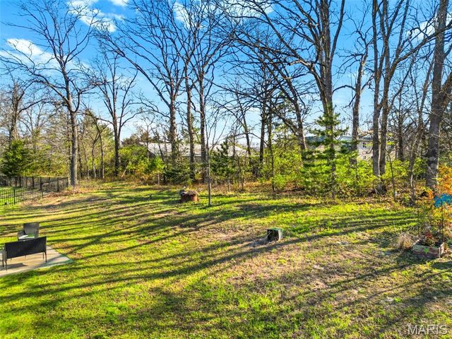 30 Round Table Court, Winfield, MO 63389