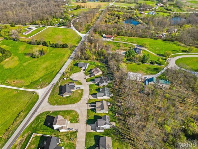 30 Round Table Court, Winfield, MO 63389