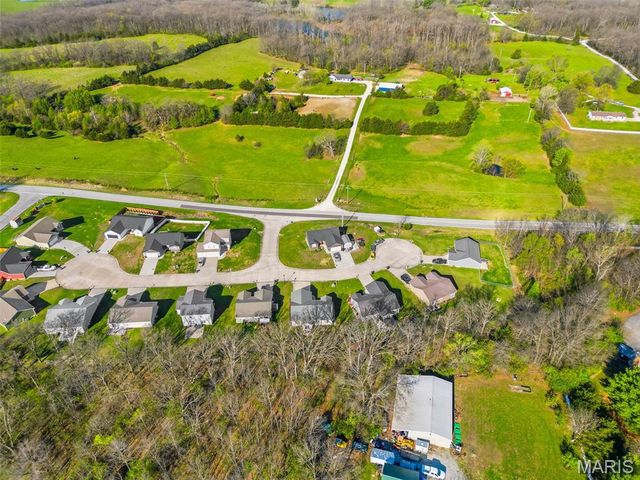 30 Round Table Court, Winfield, MO 63389