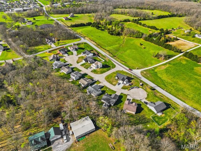 30 Round Table Court, Winfield, MO 63389