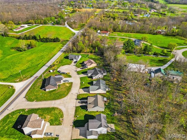 30 Round Table Court, Winfield, MO 63389