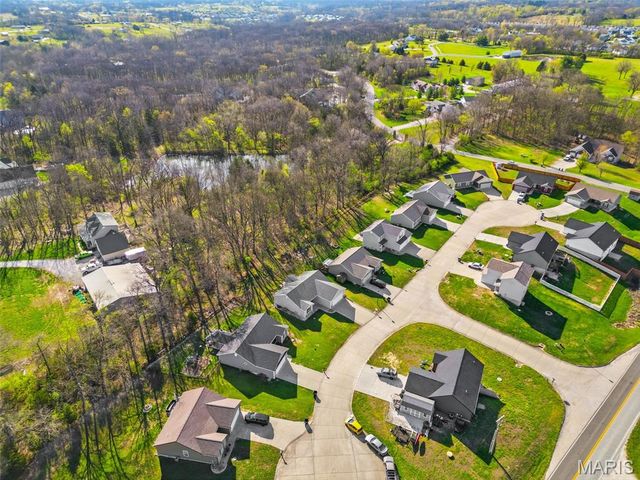 30 Round Table Court, Winfield, MO 63389