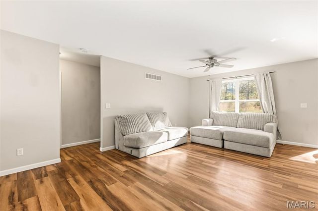 30 Round Table Court, Winfield, MO 63389