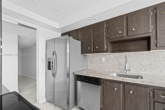 18081 Biscayne Blvd 1205, Aventura, FL 33160