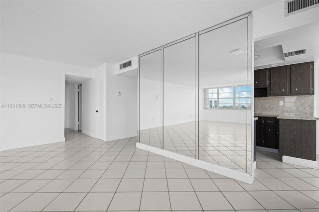 18081 Biscayne Blvd 1205, Aventura, FL 33160