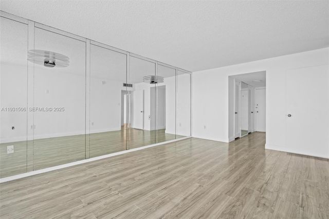 18081 Biscayne Blvd 1205, Aventura, FL 33160