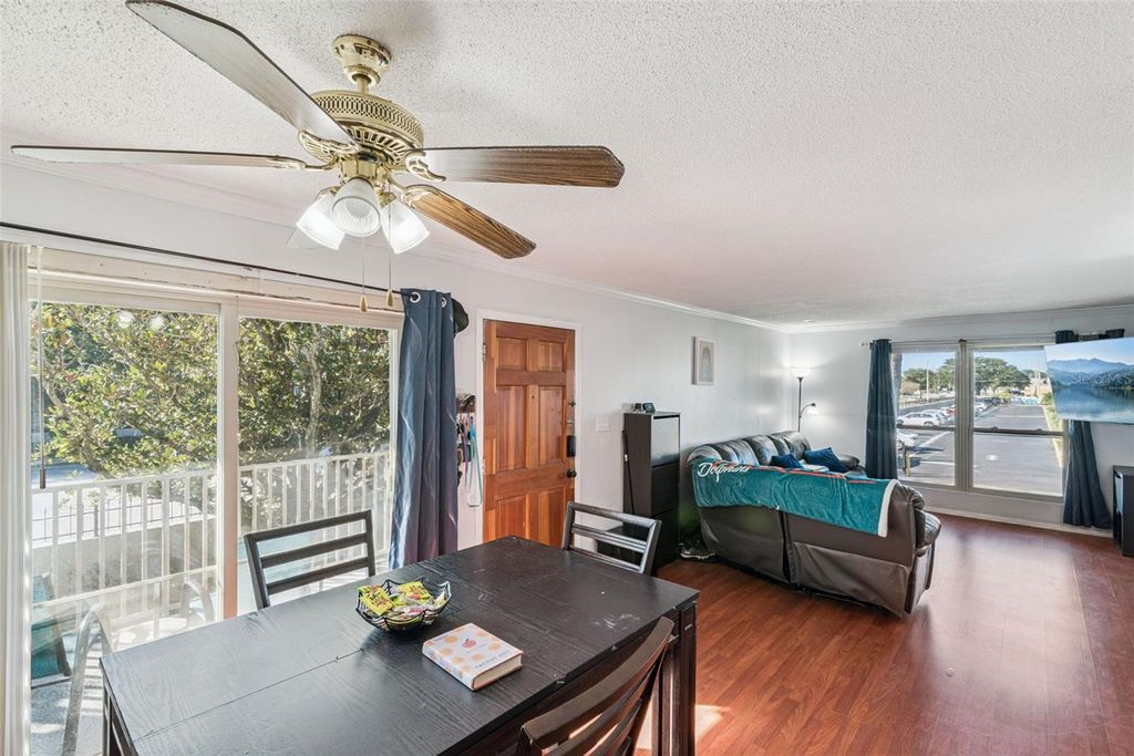 Image 11 of property listing at 1935 CONWAY ROAD 6, Orlando, FL 32812