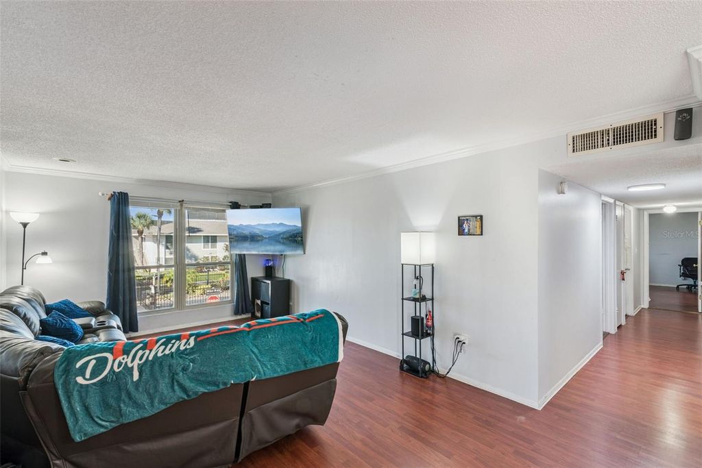 Image 12 of property listing at 1935 CONWAY ROAD 6, Orlando, FL 32812