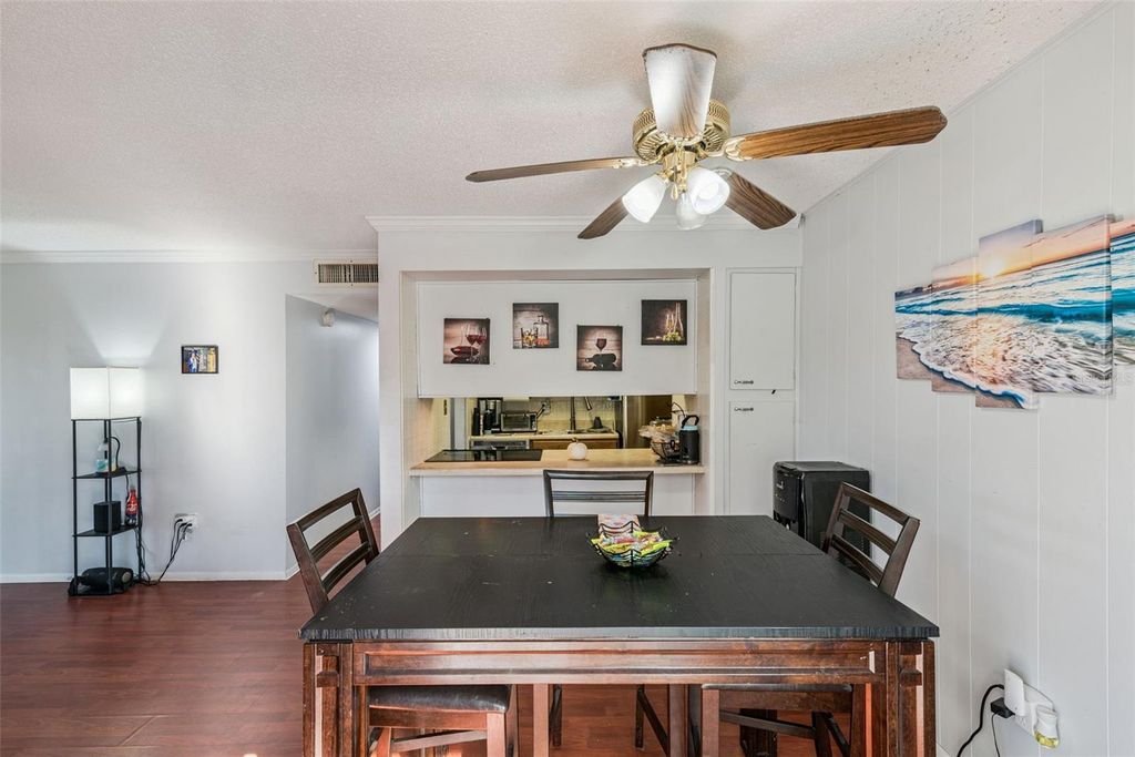 Image 4 of property listing at 1935 CONWAY ROAD 6, Orlando, FL 32812