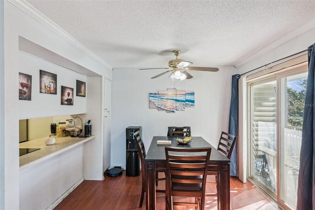 Image 5 of property listing at 1935 CONWAY ROAD 6, Orlando, FL 32812