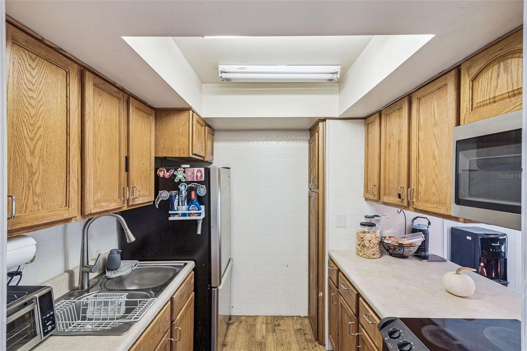 Image 8 of property listing at 1935 CONWAY ROAD 6, Orlando, FL 32812