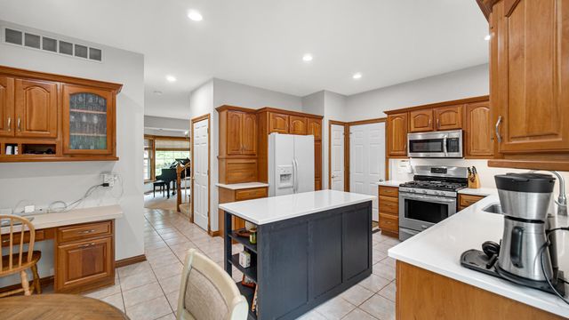 3204 Saddlebrook Crossing, Valparaiso, IN 46385