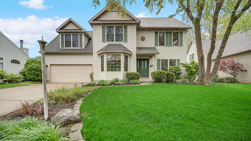 3204 Saddlebrook Crossing, Valparaiso, IN 46385