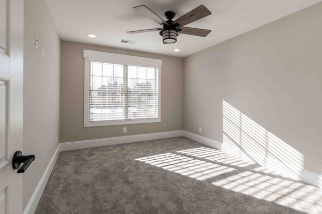 1045 Veridian Dr, Clarksville, TN 37043