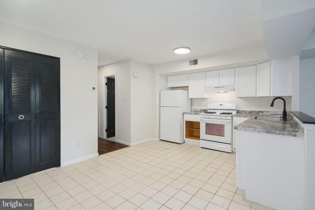 944 NEW MARKET ST, Philadelphia, PA 19123