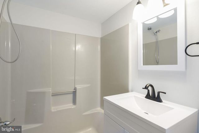 944 NEW MARKET ST, Philadelphia, PA 19123