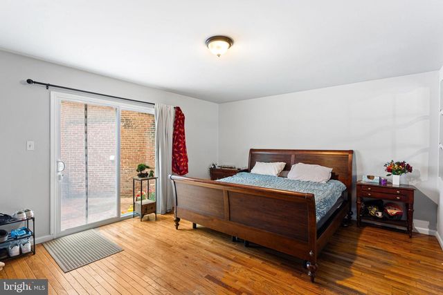 944 NEW MARKET ST, Philadelphia, PA 19123