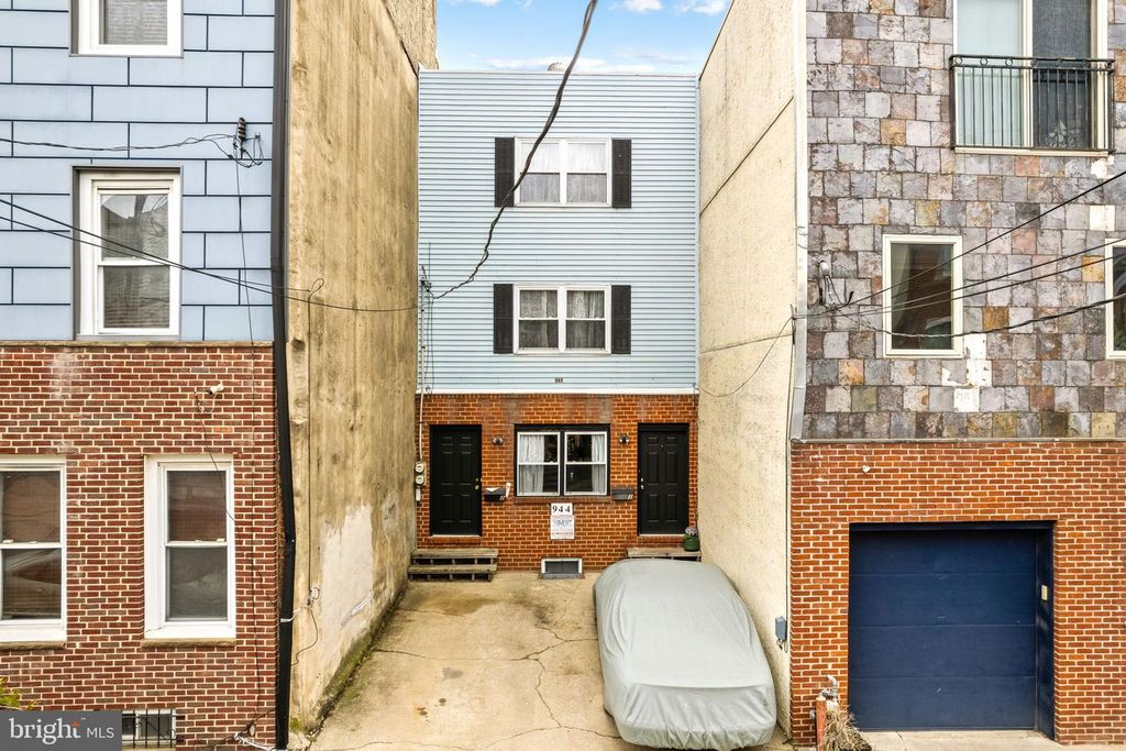 944 NEW MARKET ST, Philadelphia, PA 19123