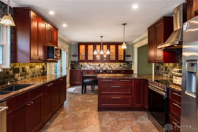 6912 Morrow Drive, Clayton, OH 45415