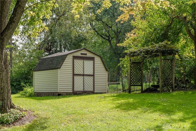 6912 Morrow Drive, Clayton, OH 45415