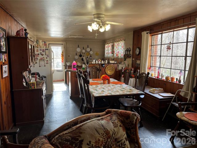 579 Lakey Gap Road, Black Mountain, NC 28711